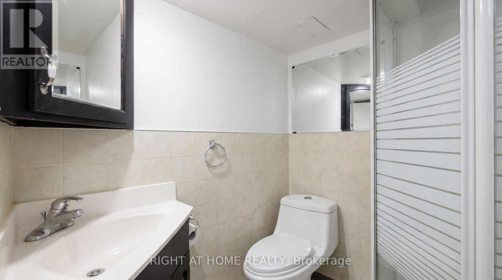 2260 Wiseman Court, Mississauga, Ontario  L5J 1P2 - Photo 17 - W13837316