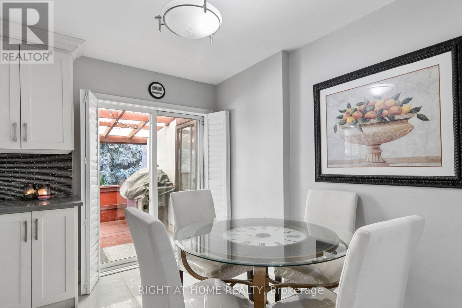 2260 Wiseman Court, Mississauga, Ontario  L5J 1P2 - Photo 6 - W13837316