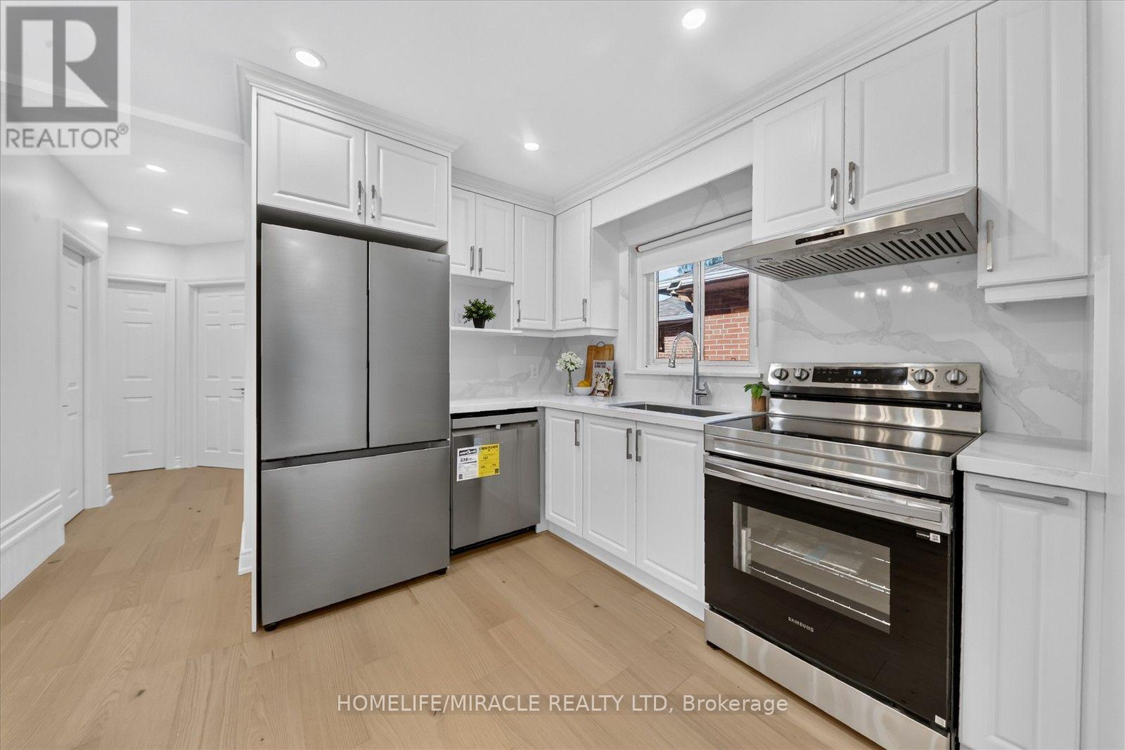 18 Elderfield Crescent, Toronto, Ontario  M9C 3K7 - Photo 14 - W13837318