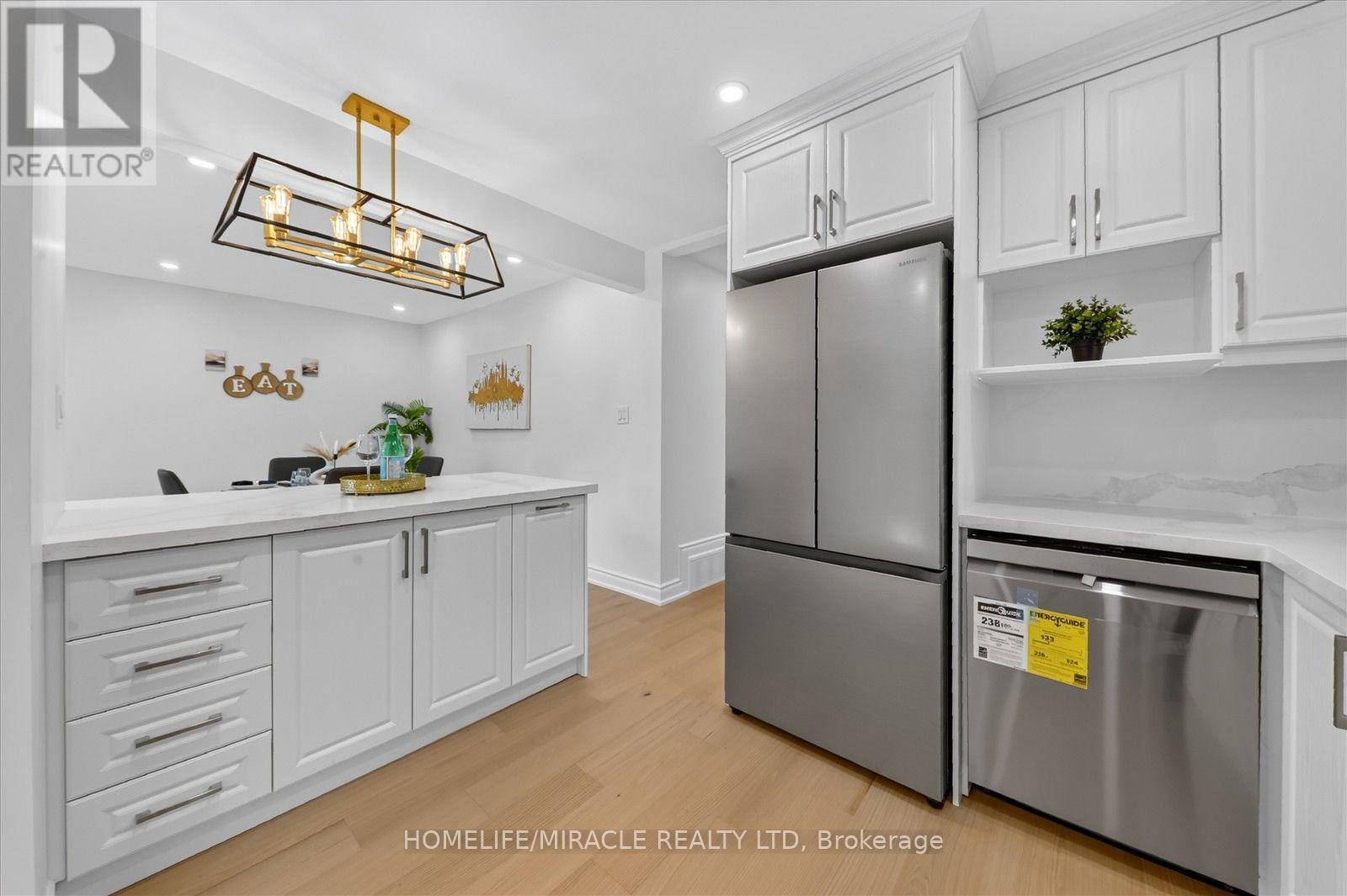 18 Elderfield Crescent, Toronto, Ontario  M9C 3K7 - Photo 15 - W13837318