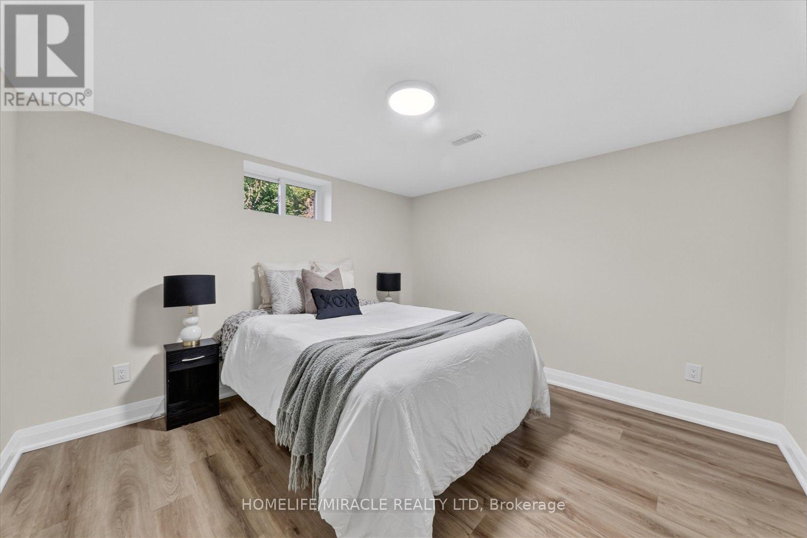 18 Elderfield Crescent, Toronto, Ontario  M9C 3K7 - Photo 38 - W13837318