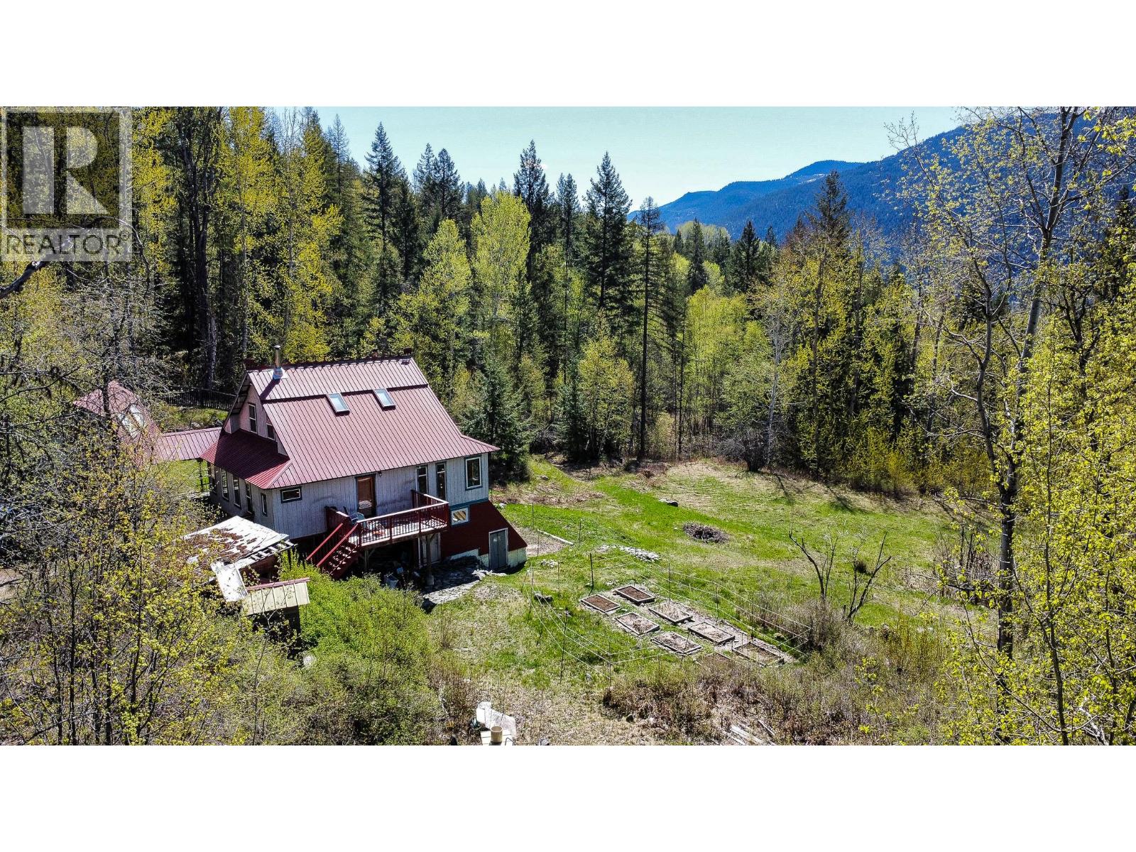 395 Boven Road, Nelson, British Columbia  V1L 6J1 - Photo 3 - 10385419