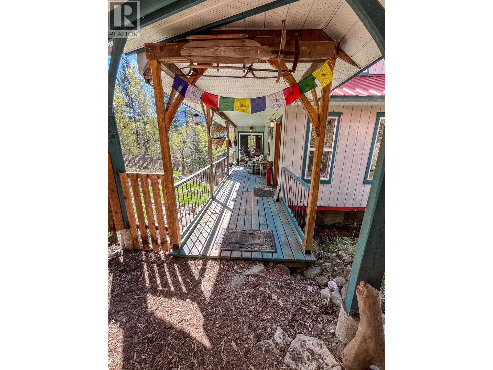 395 Boven Road, Nelson, British Columbia  V1L 6J1 - Photo 54 - 10385419