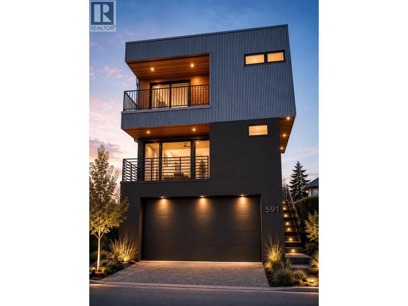 591 Vancouver Avenue, Penticton, British Columbia  V2A 1A4 - Photo 2 - 10402123