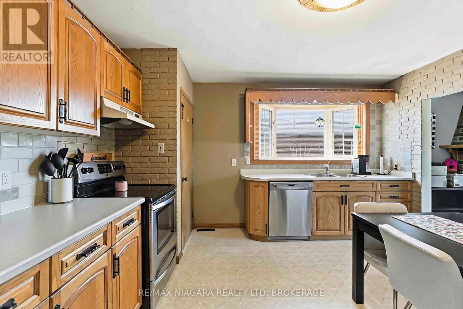 8689 Furlong Avenue, Niagara Falls (Chippawa), Ontario  L2G 6W9 - Photo 10 - X13837332