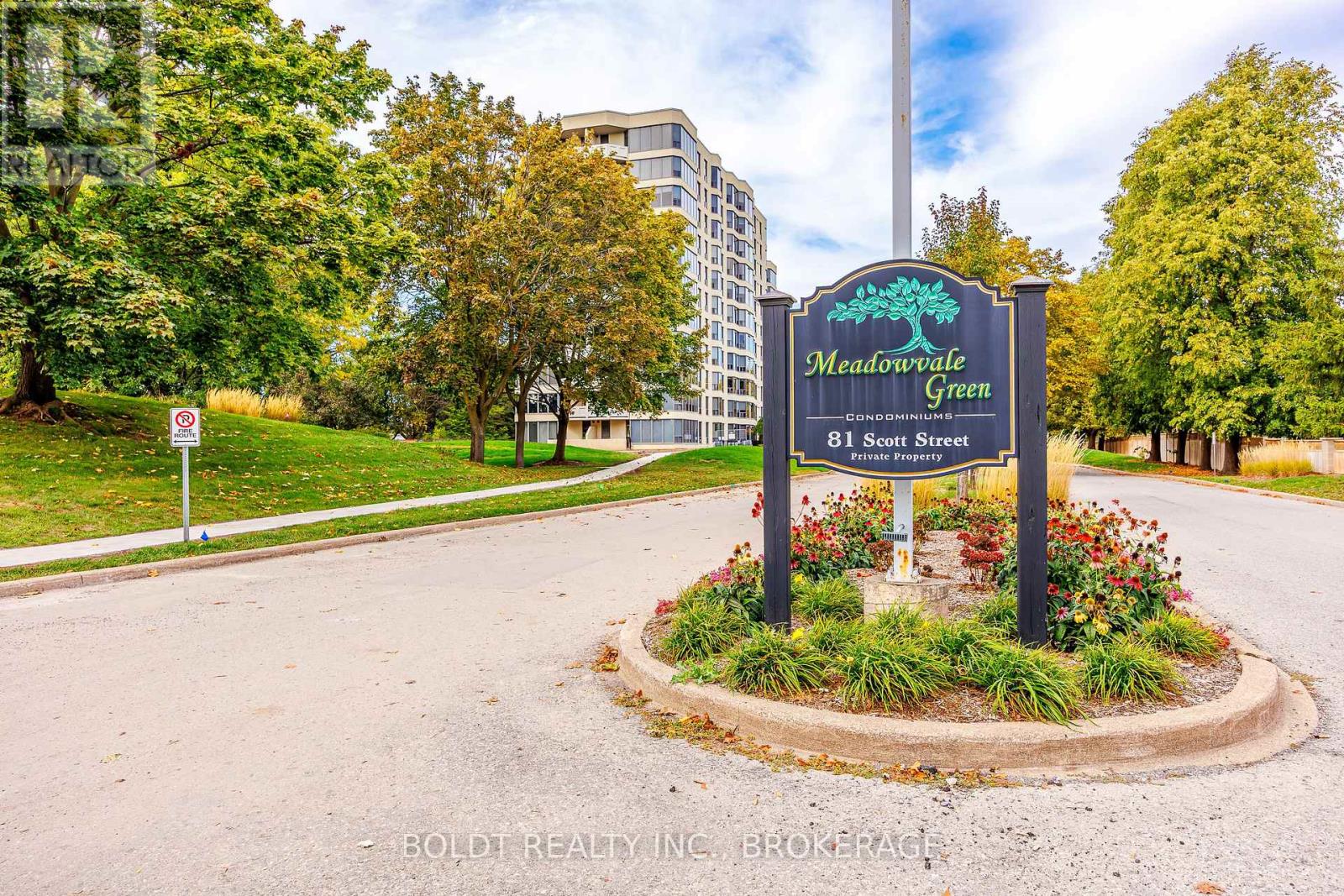 812 - 81 Scott Street, St. Catharines (Lakeport), Ontario  L2N 7L5 - Photo 2 - X13837366
