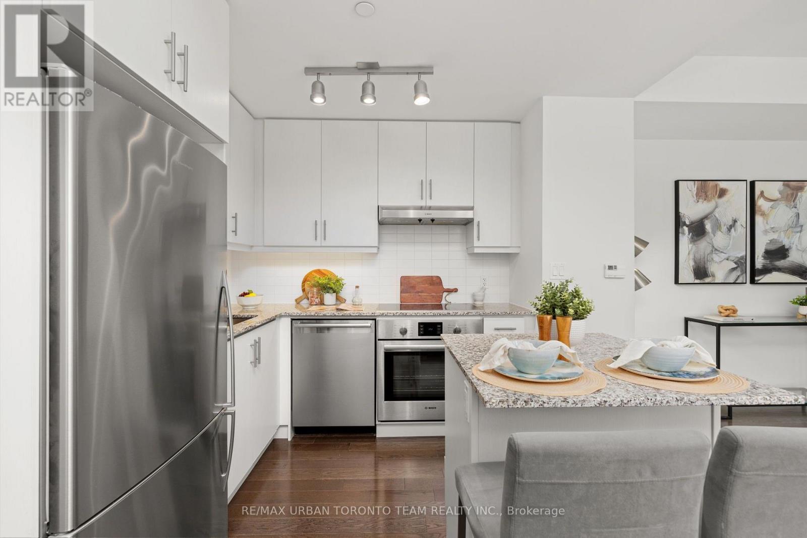 2104 - 1 The Esplanade Avenue, Toronto, Ontario  M5E 0A8 - Photo 10 - C13837346
