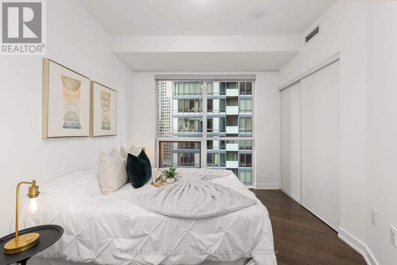 2104 - 1 The Esplanade Avenue, Toronto, Ontario  M5E 0A8 - Photo 14 - C13837346