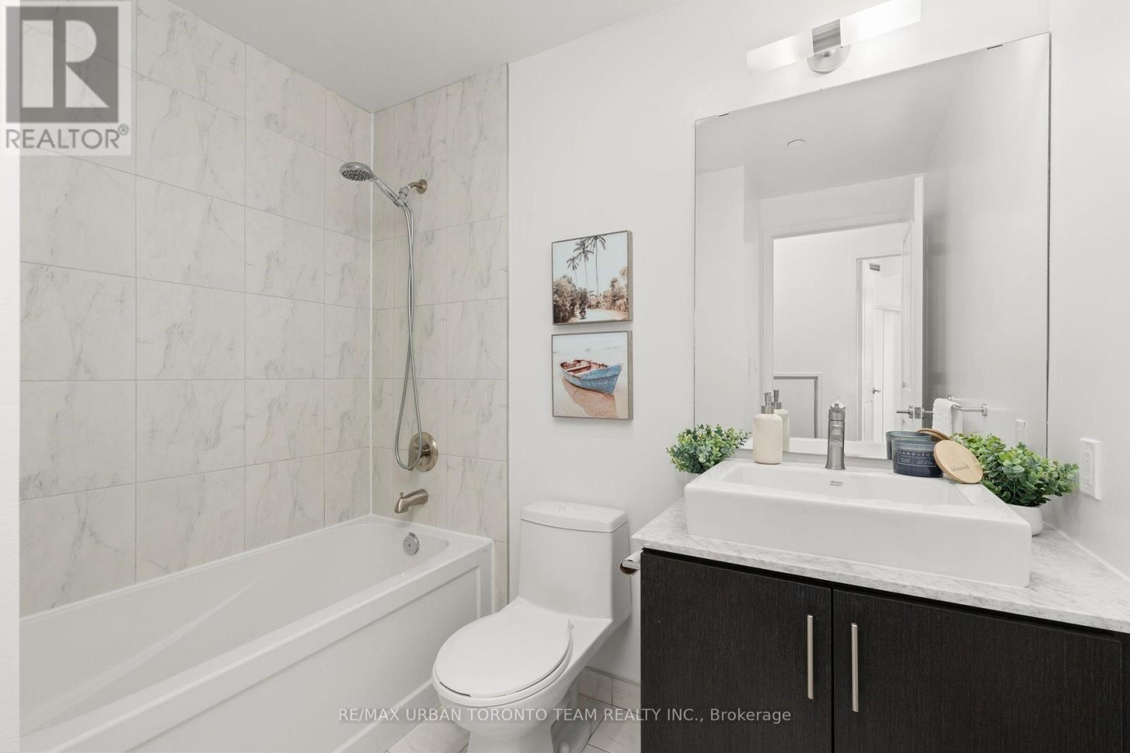 2104 - 1 The Esplanade Avenue, Toronto, Ontario  M5E 0A8 - Photo 16 - C13837346