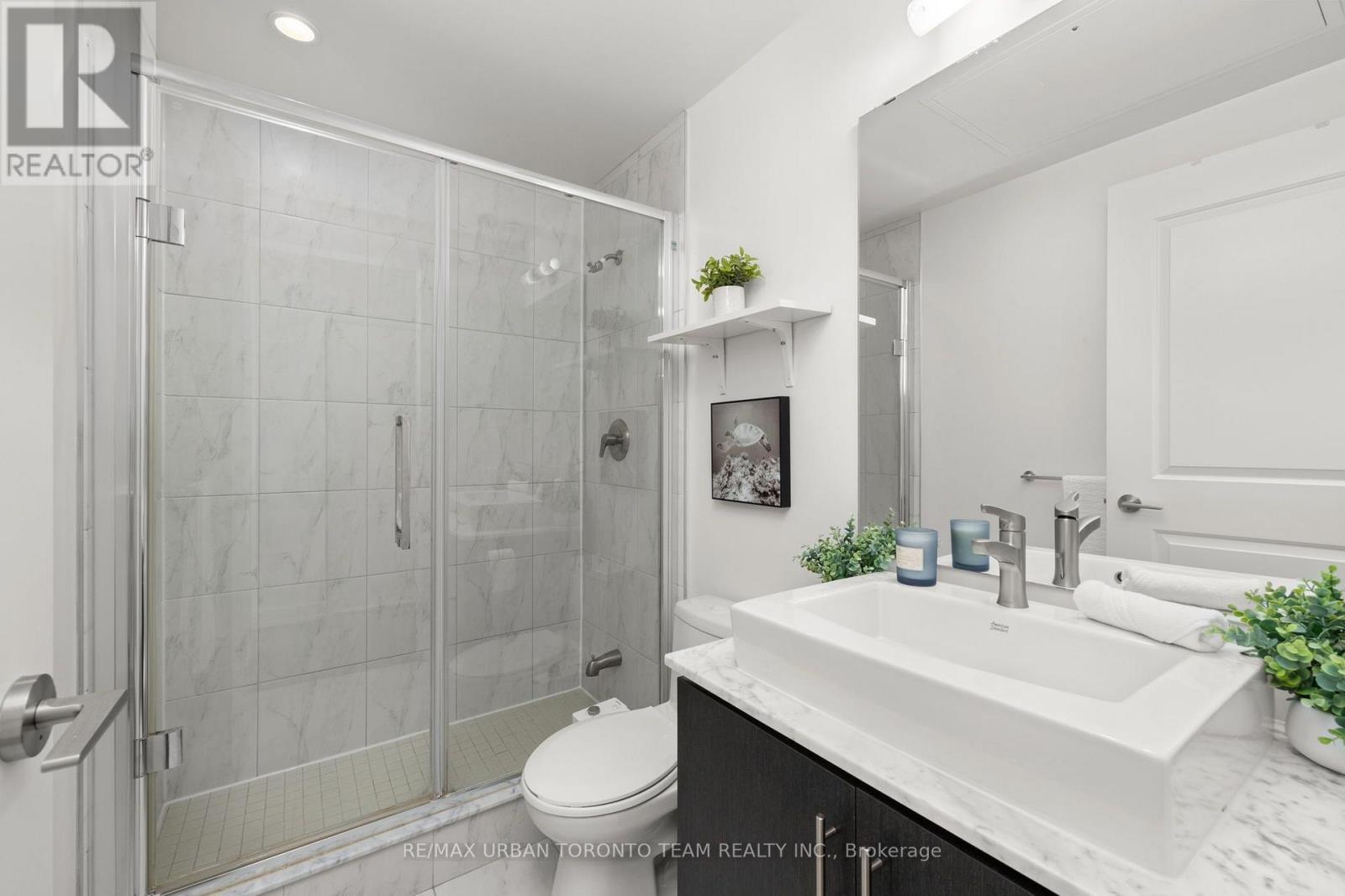 2104 - 1 The Esplanade Avenue, Toronto, Ontario  M5E 0A8 - Photo 20 - C13837346