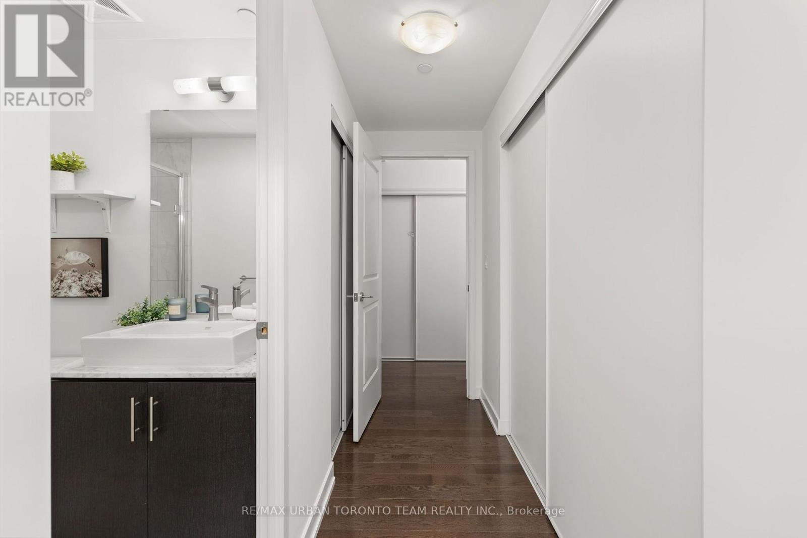 2104 - 1 The Esplanade Avenue, Toronto, Ontario  M5E 0A8 - Photo 21 - C13837346