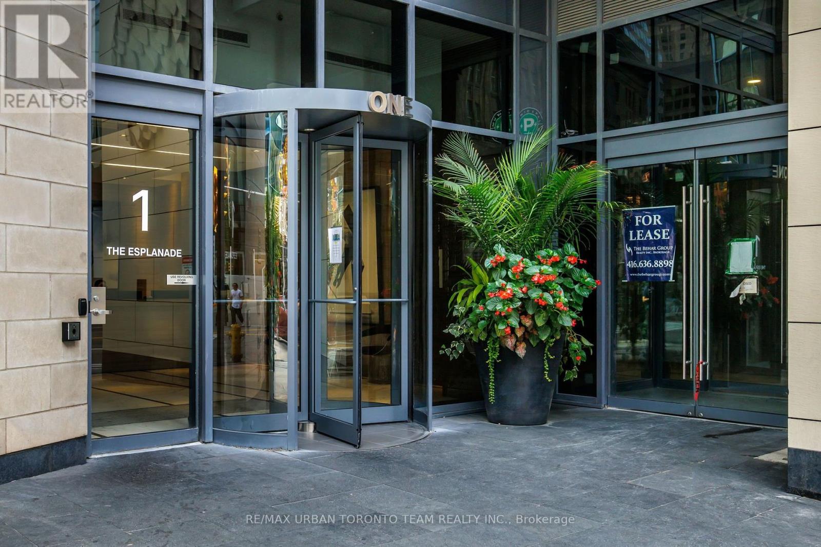 2104 - 1 The Esplanade Avenue, Toronto, Ontario  M5E 0A8 - Photo 3 - C13837346