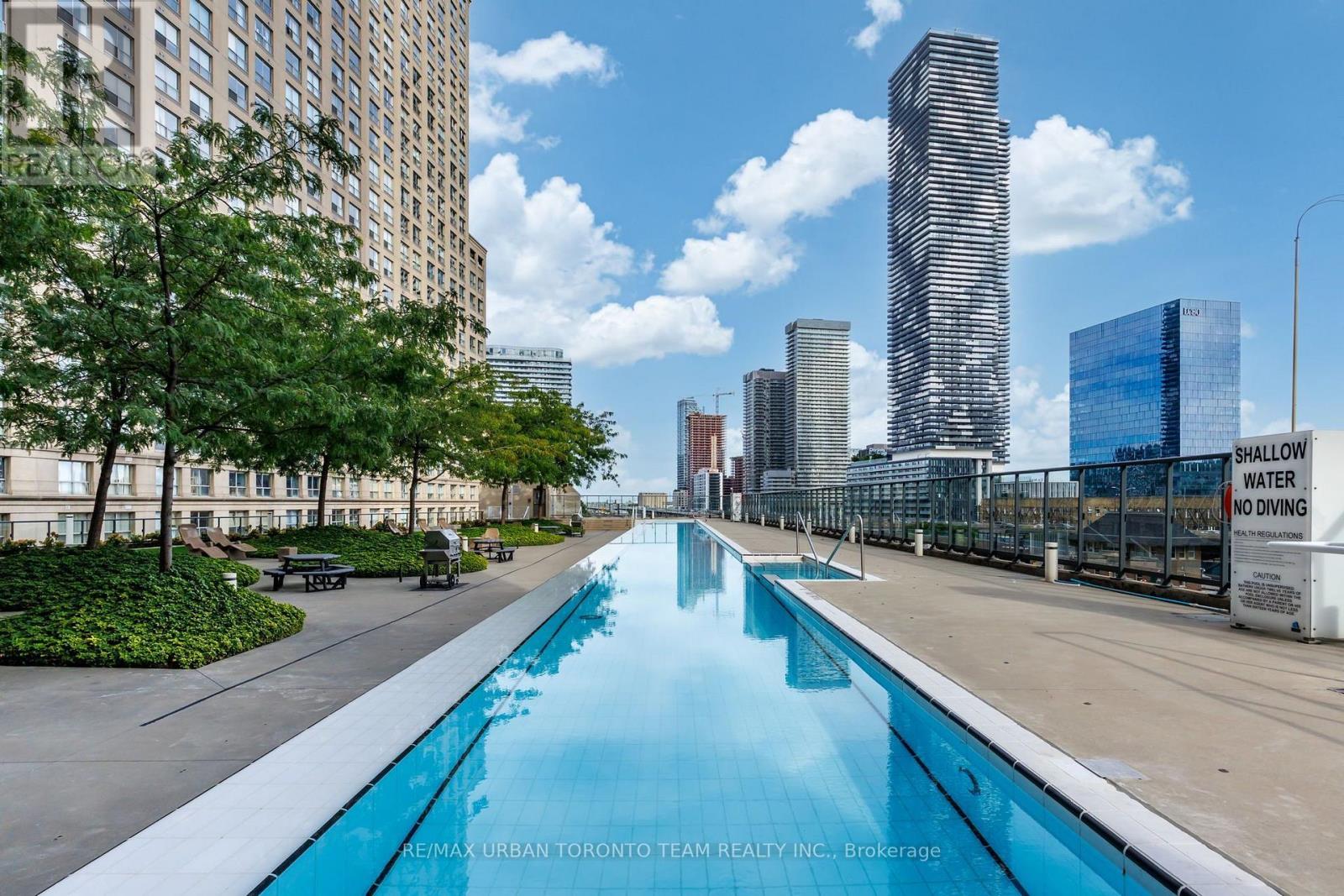 2104 - 1 The Esplanade Avenue, Toronto, Ontario  M5E 0A8 - Photo 30 - C13837346