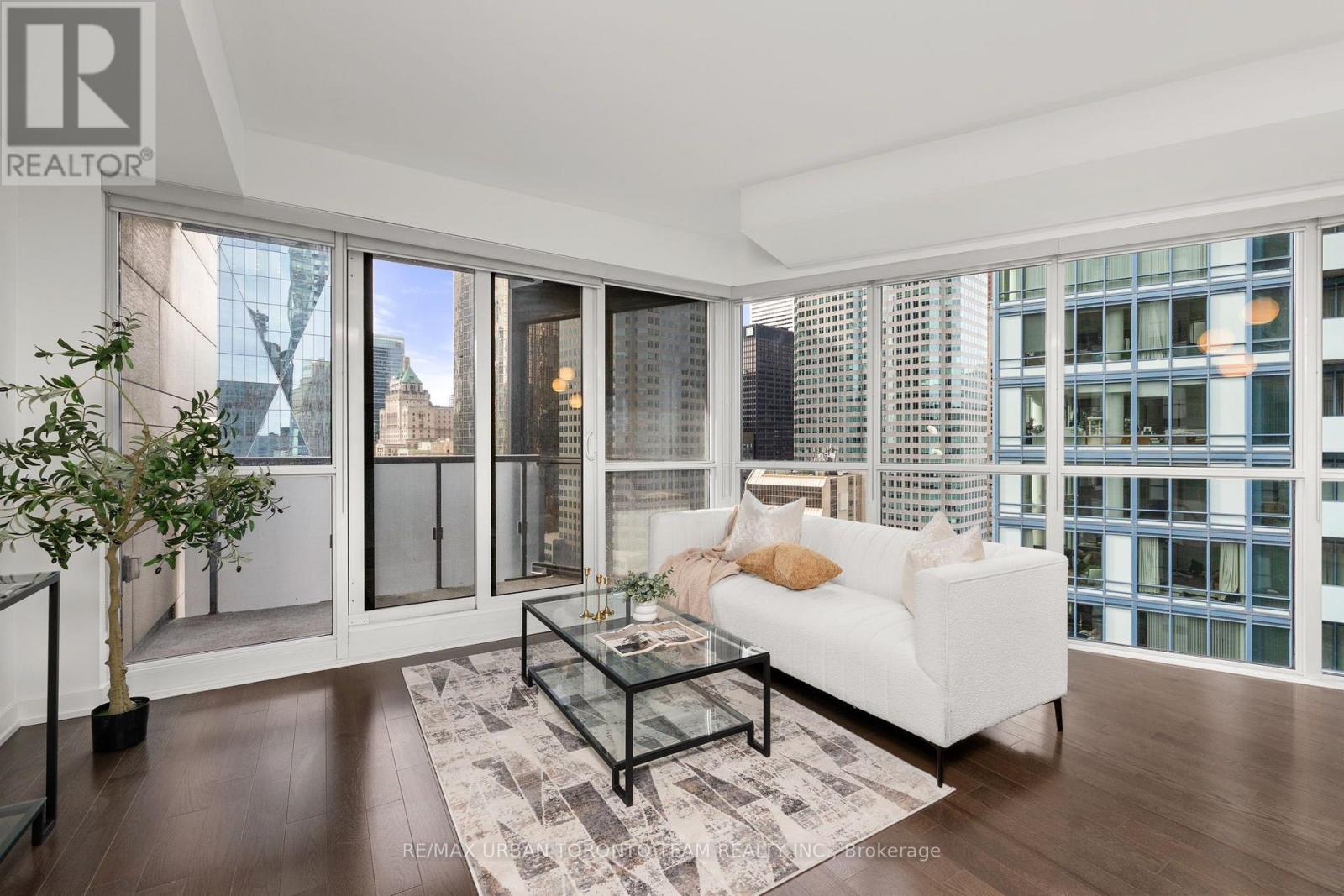 2104 - 1 The Esplanade Avenue, Toronto, Ontario  M5E 0A8 - Photo 4 - C13837346