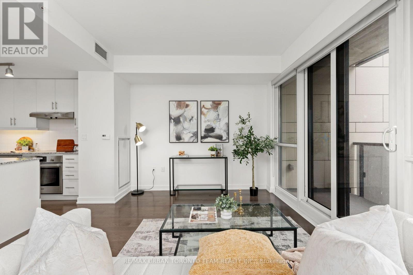 2104 - 1 The Esplanade Avenue, Toronto, Ontario  M5E 0A8 - Photo 6 - C13837346