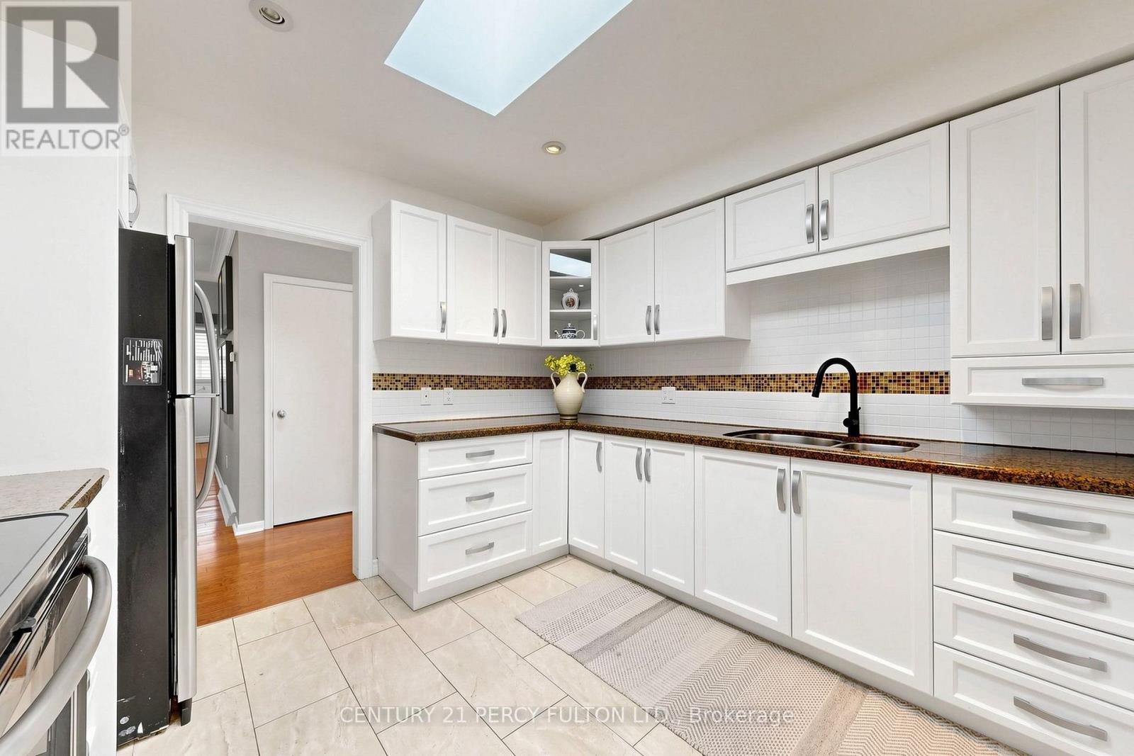 8 Wallbridge Court, Toronto, Ontario  M2R 1W1 - Photo 13 - C13837364