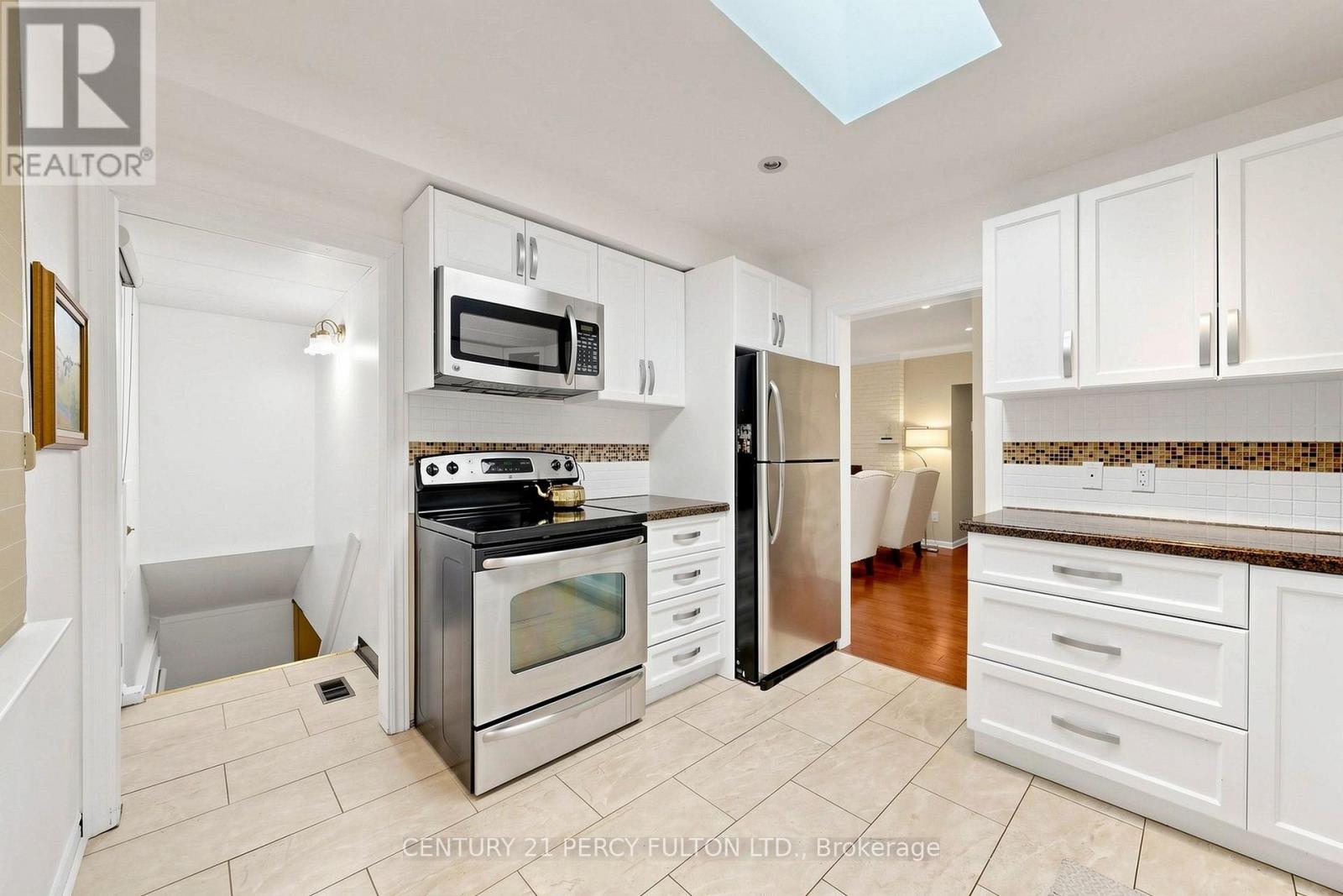 8 Wallbridge Court, Toronto, Ontario  M2R 1W1 - Photo 14 - C13837364