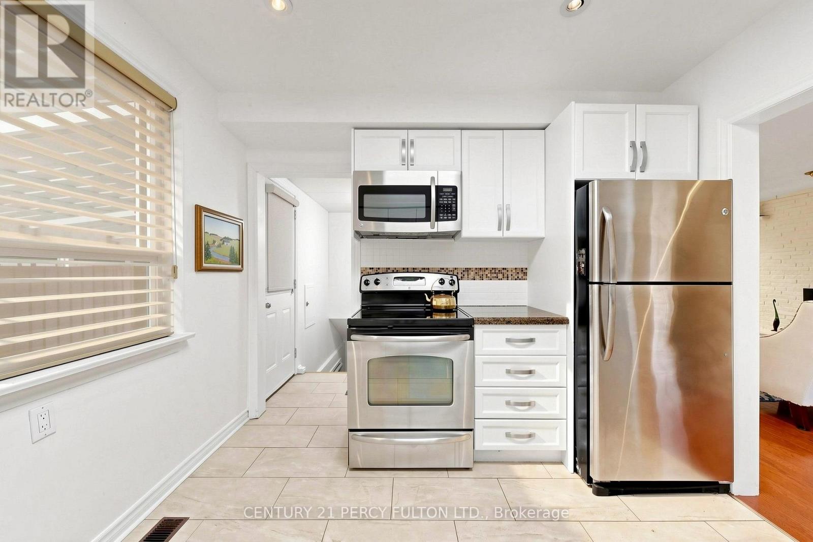 8 Wallbridge Court, Toronto, Ontario  M2R 1W1 - Photo 15 - C13837364