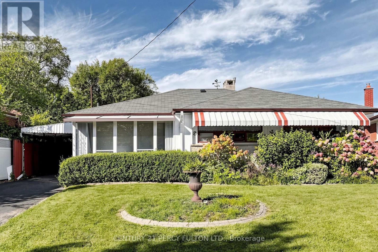 8 Wallbridge Court, Toronto, Ontario  M2R 1W1 - Photo 3 - C13837364