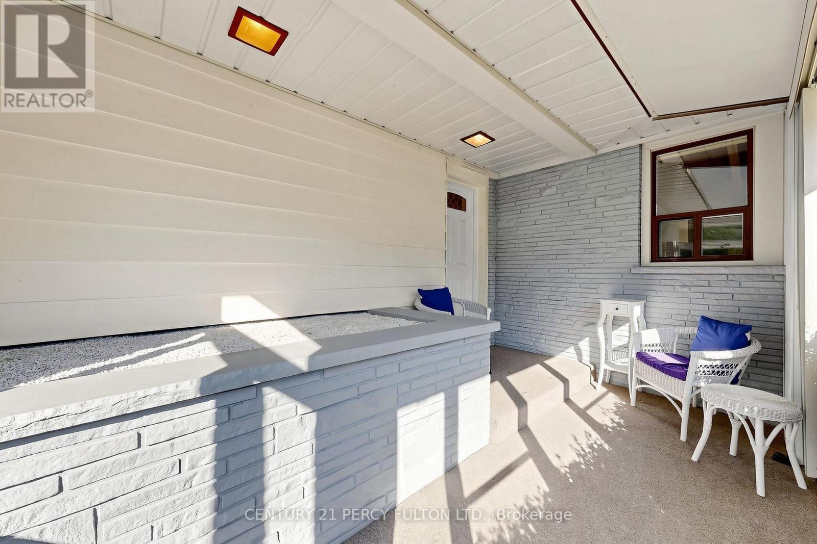 8 Wallbridge Court, Toronto, Ontario  M2R 1W1 - Photo 5 - C13837364