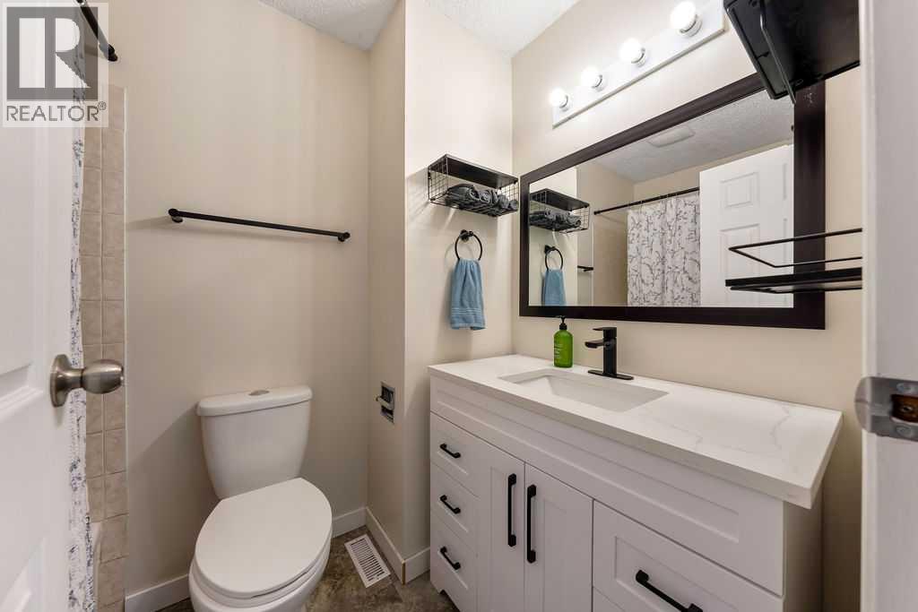 24, 73 Glenbrook Crescent