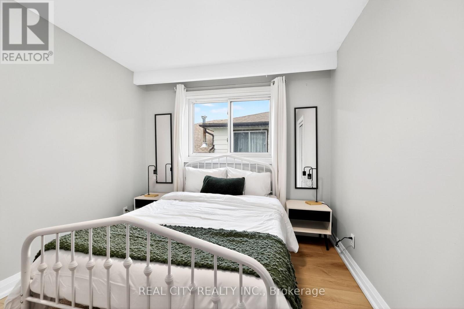 Main - 3385 Morningstar Drive, Mississauga, Ontario  L4T 1X6 - Photo 19 - W13837358