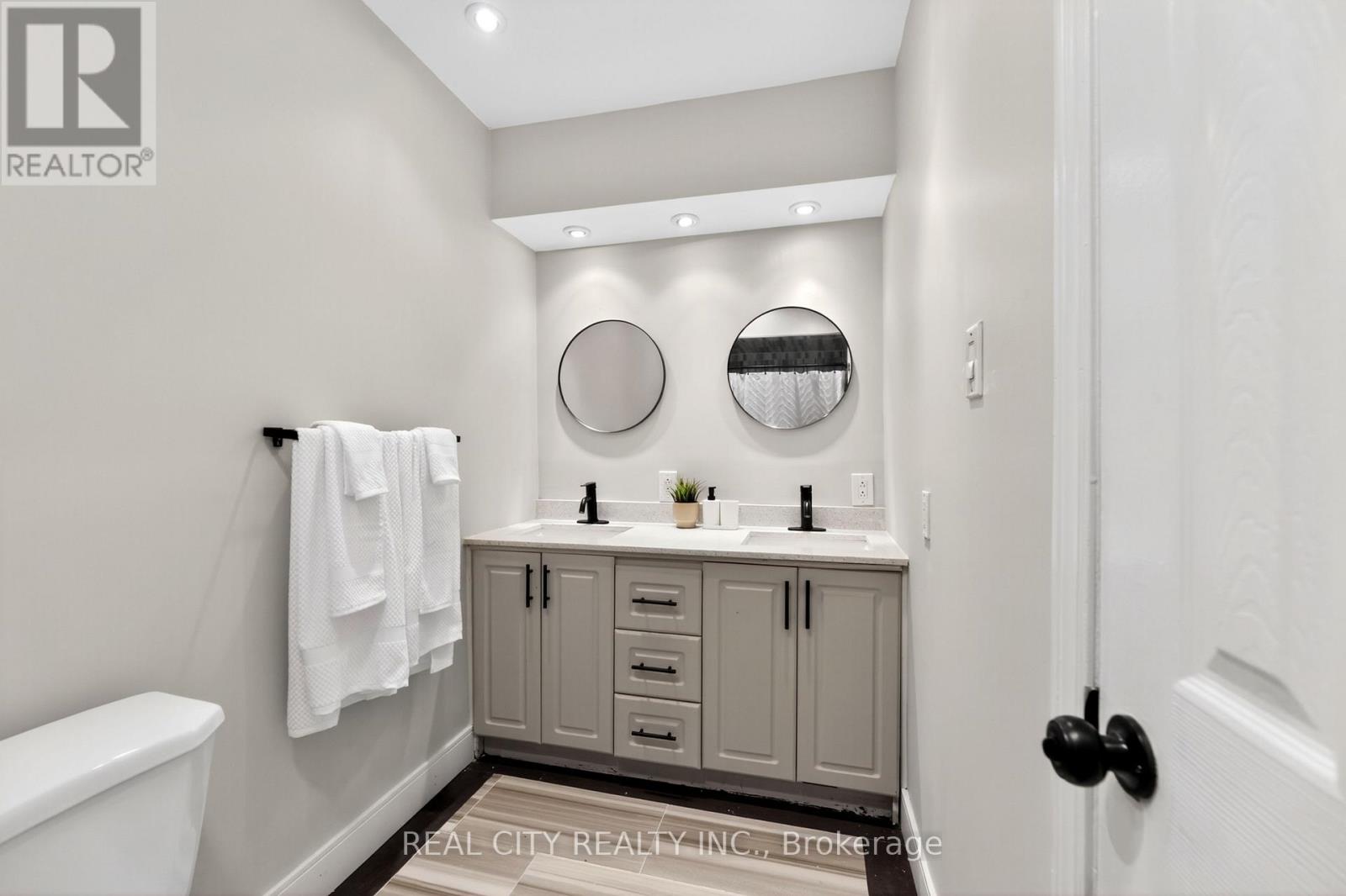 Main - 3385 Morningstar Drive, Mississauga, Ontario  L4T 1X6 - Photo 20 - W13837358