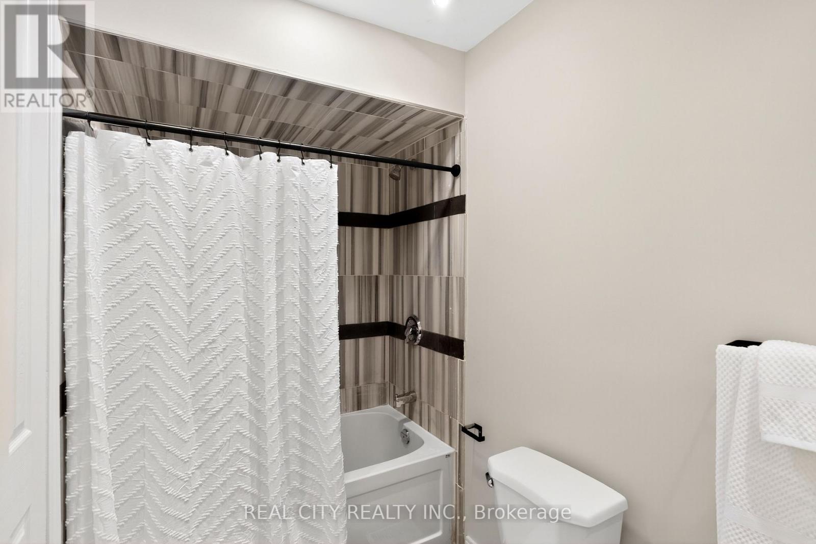 Main - 3385 Morningstar Drive, Mississauga, Ontario  L4T 1X6 - Photo 22 - W13837358