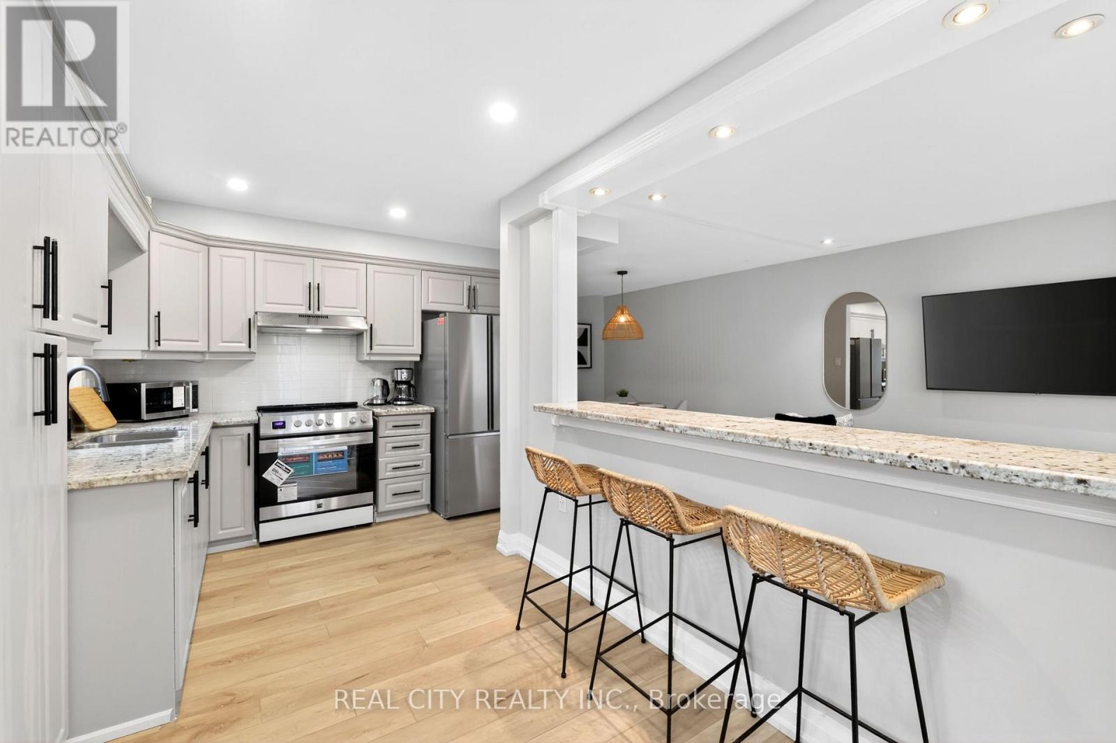 Main - 3385 Morningstar Drive, Mississauga, Ontario  L4T 1X6 - Photo 9 - W13837358