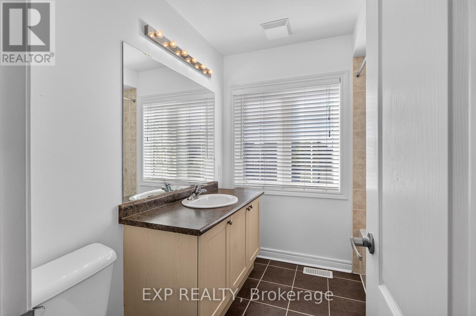209 Woodspring Avenue, Newmarket, Ontario  L3X 3J4 - Photo 31 - N13833722