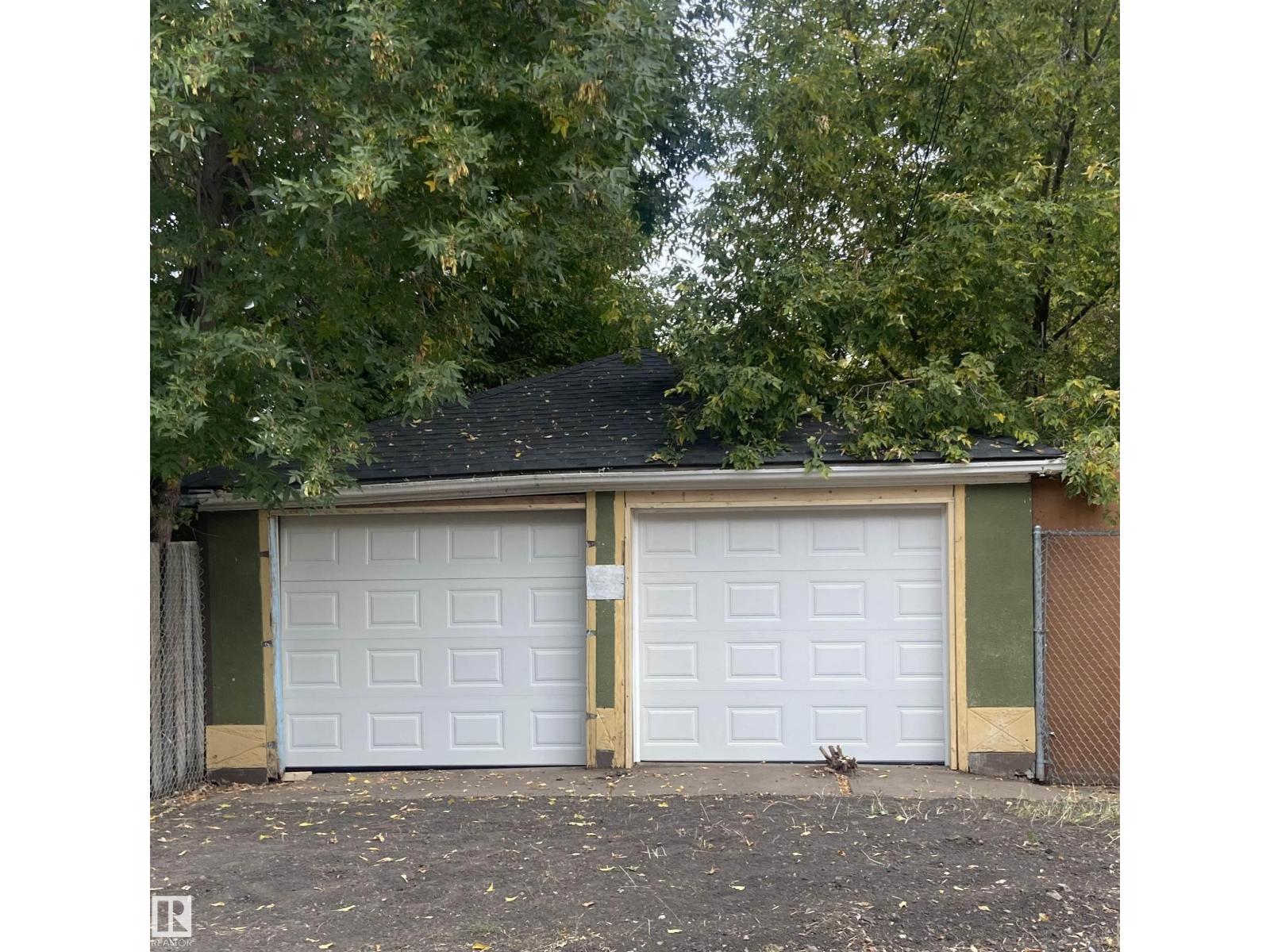 9347 105 AV NW NW