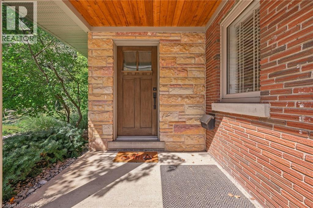 707 King Road Unit# Main, Burlington, Ontario  L7T 3K5 - Photo 2 - 40866009