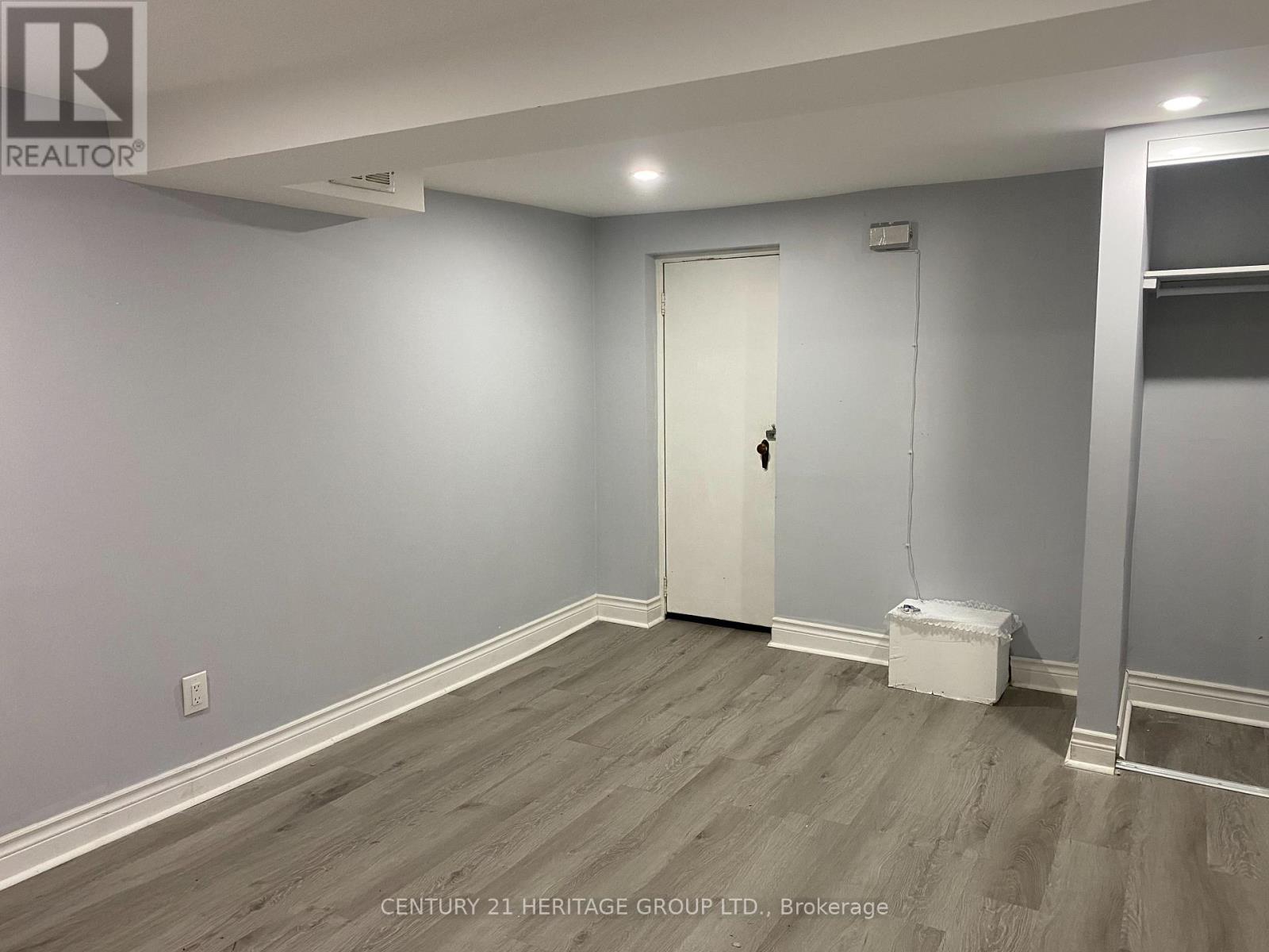 28 Shirley Crescent, Toronto (Scarborough Village), Ontario  M1M 1L1 - Photo 12 - E13837412