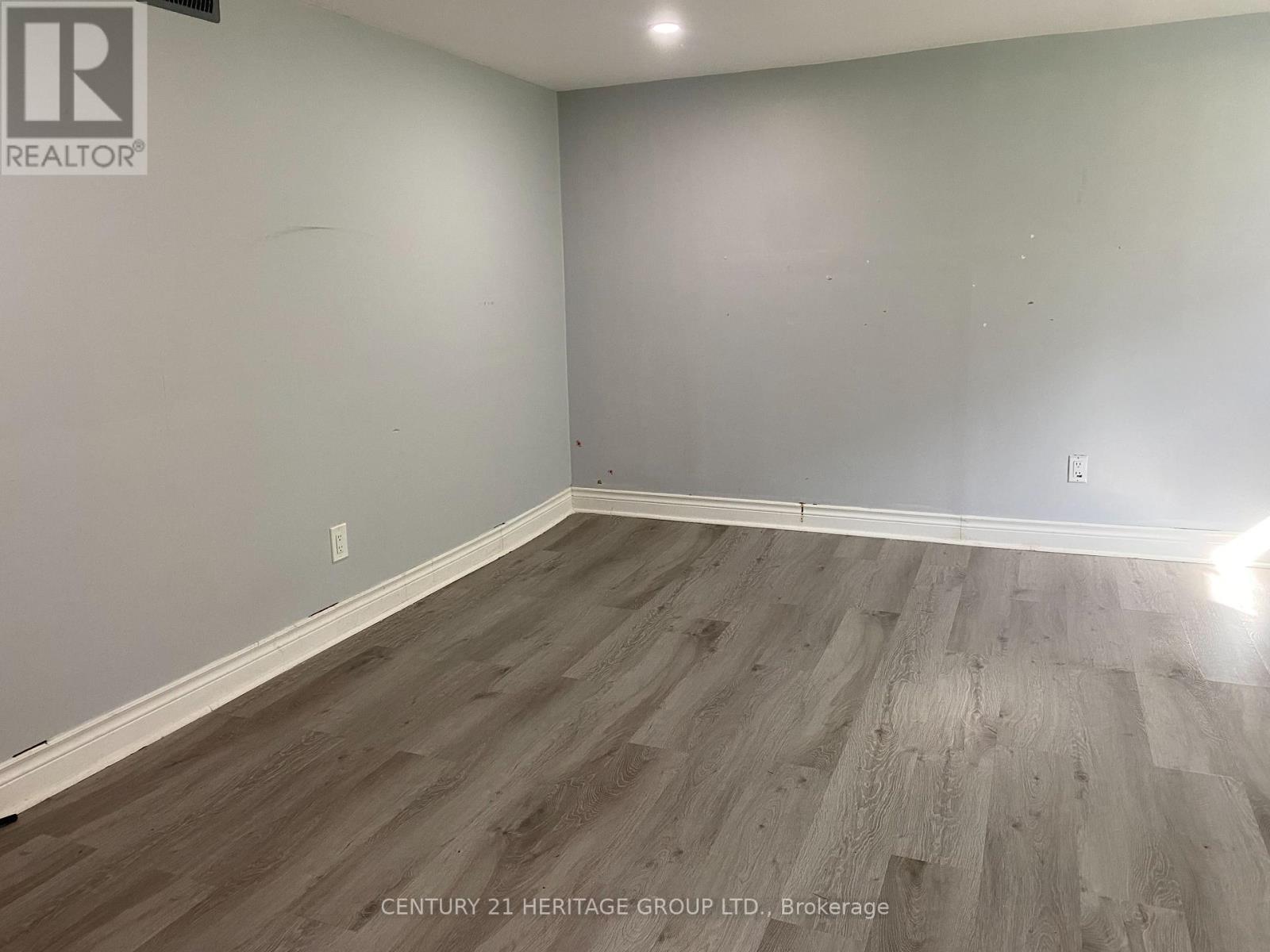 28 Shirley Crescent, Toronto (Scarborough Village), Ontario  M1M 1L1 - Photo 13 - E13837412