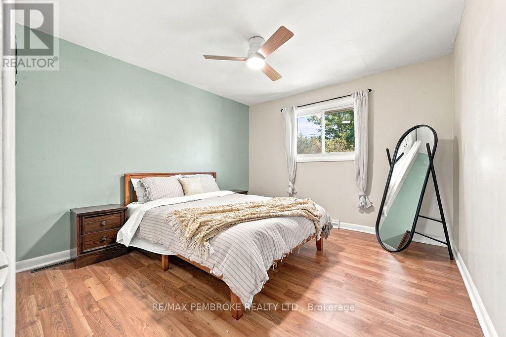3 Elliott Street, Whitewater Region, Ontario  K0J 1C0 - Photo 27 - X13832200