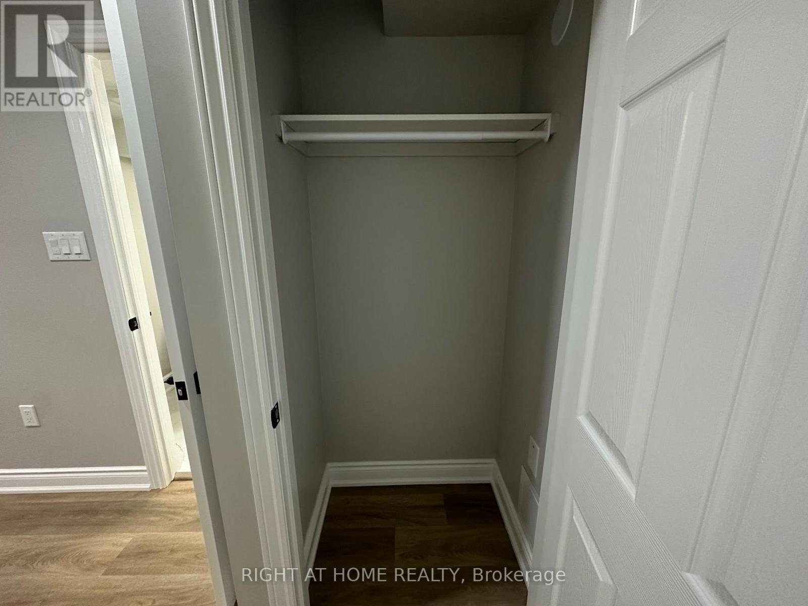 Lower - 906 Farmstead Drive, Milton (Wi Willmott), Ontario  L9T 8J5 - Photo 11 - W13837420