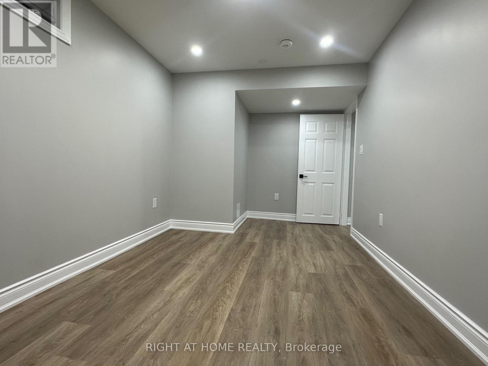 Lower - 906 Farmstead Drive, Milton (Wi Willmott), Ontario  L9T 8J5 - Photo 21 - W13837420