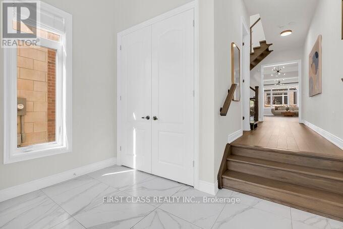89 Natalie Way, Oakville, Ontario  L6H 0V4 - Photo 6 - W13837426