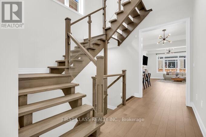 89 Natalie Way, Oakville, Ontario  L6H 0V4 - Photo 7 - W13837426