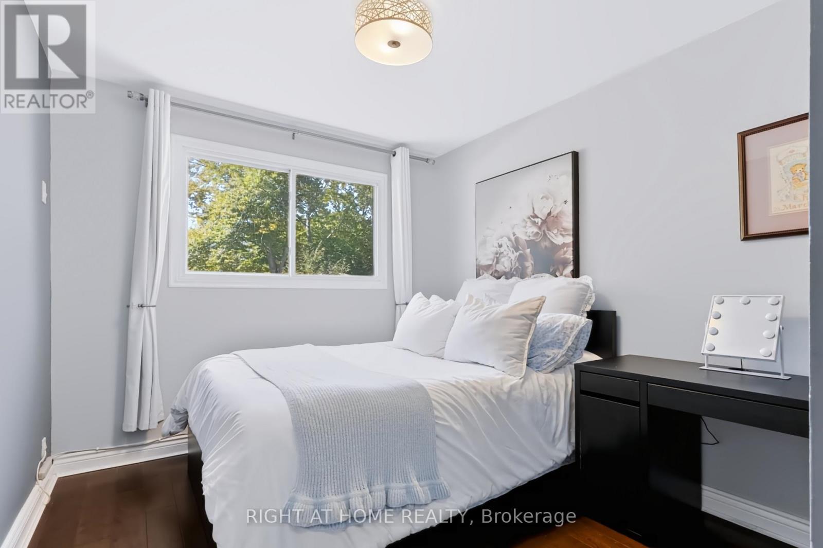 493 Forestwood Crescent, Burlington, Ontario  L7L 4K2 - Photo 13 - W13837432