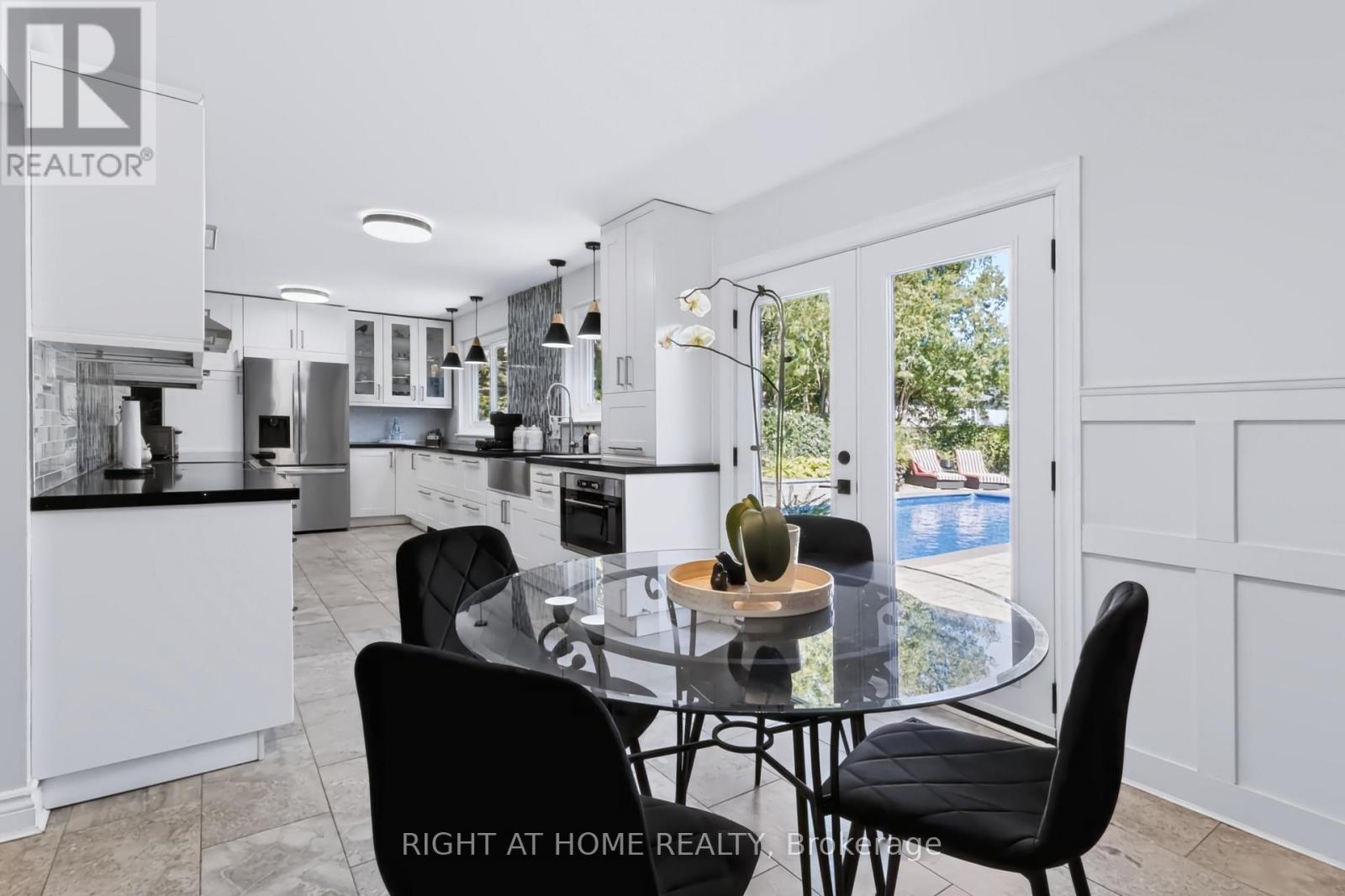 493 Forestwood Crescent, Burlington, Ontario  L7L 4K2 - Photo 9 - W13837432