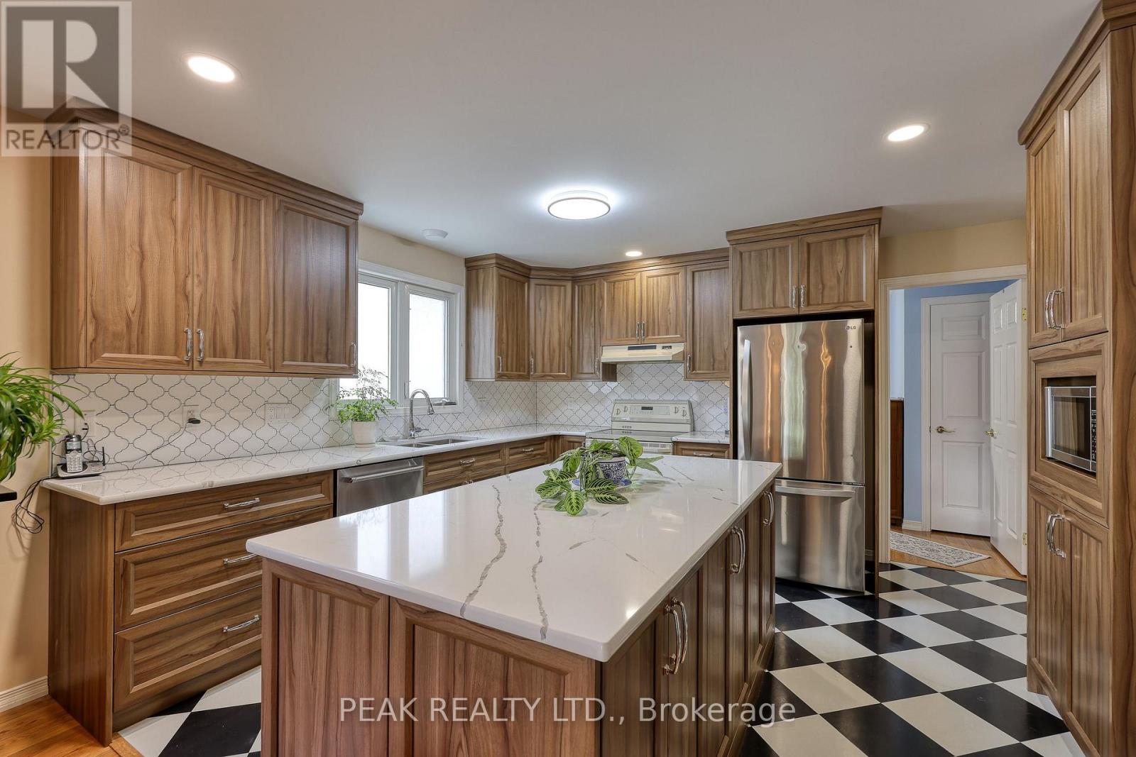 217 North Street E, Tillsonburg, Ontario  N4G 1B8 - Photo 18 - X13837408