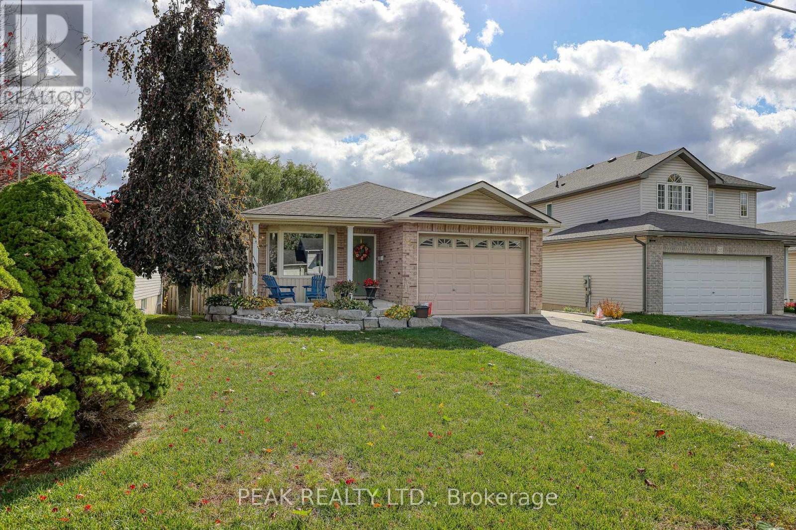 217 North Street E, Tillsonburg, Ontario  N4G 1B8 - Photo 3 - X13837408