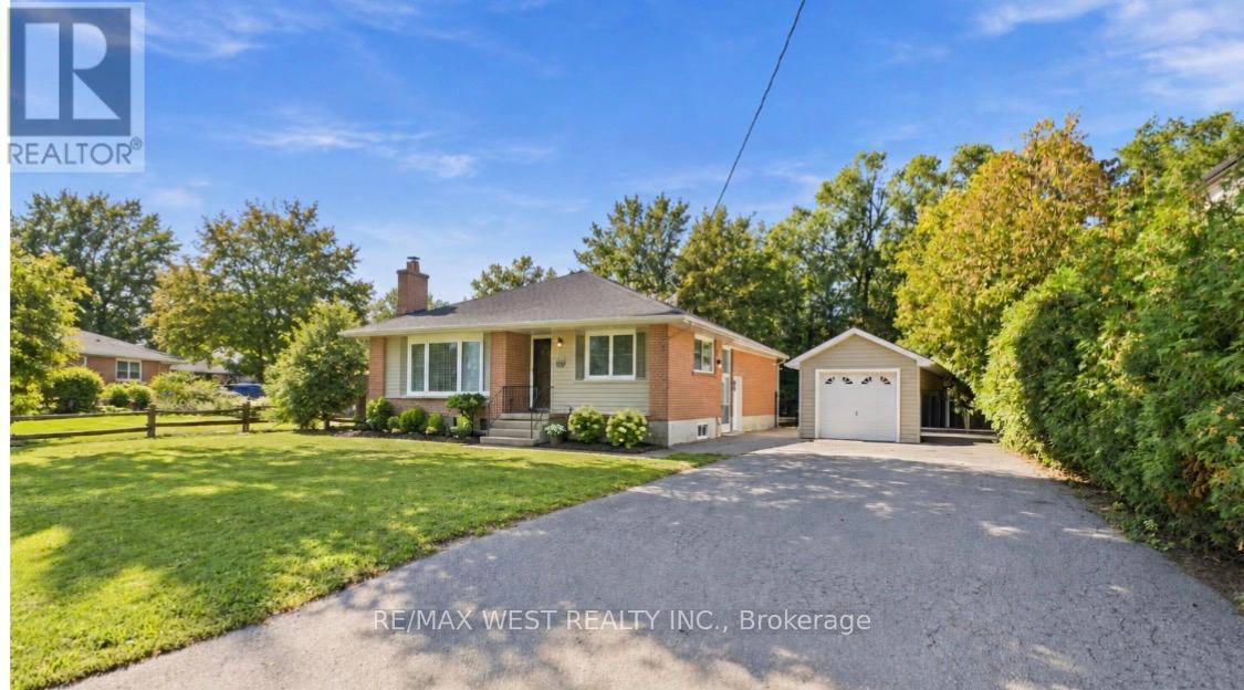56 SEATON DRIVE, Aurora, Ontario