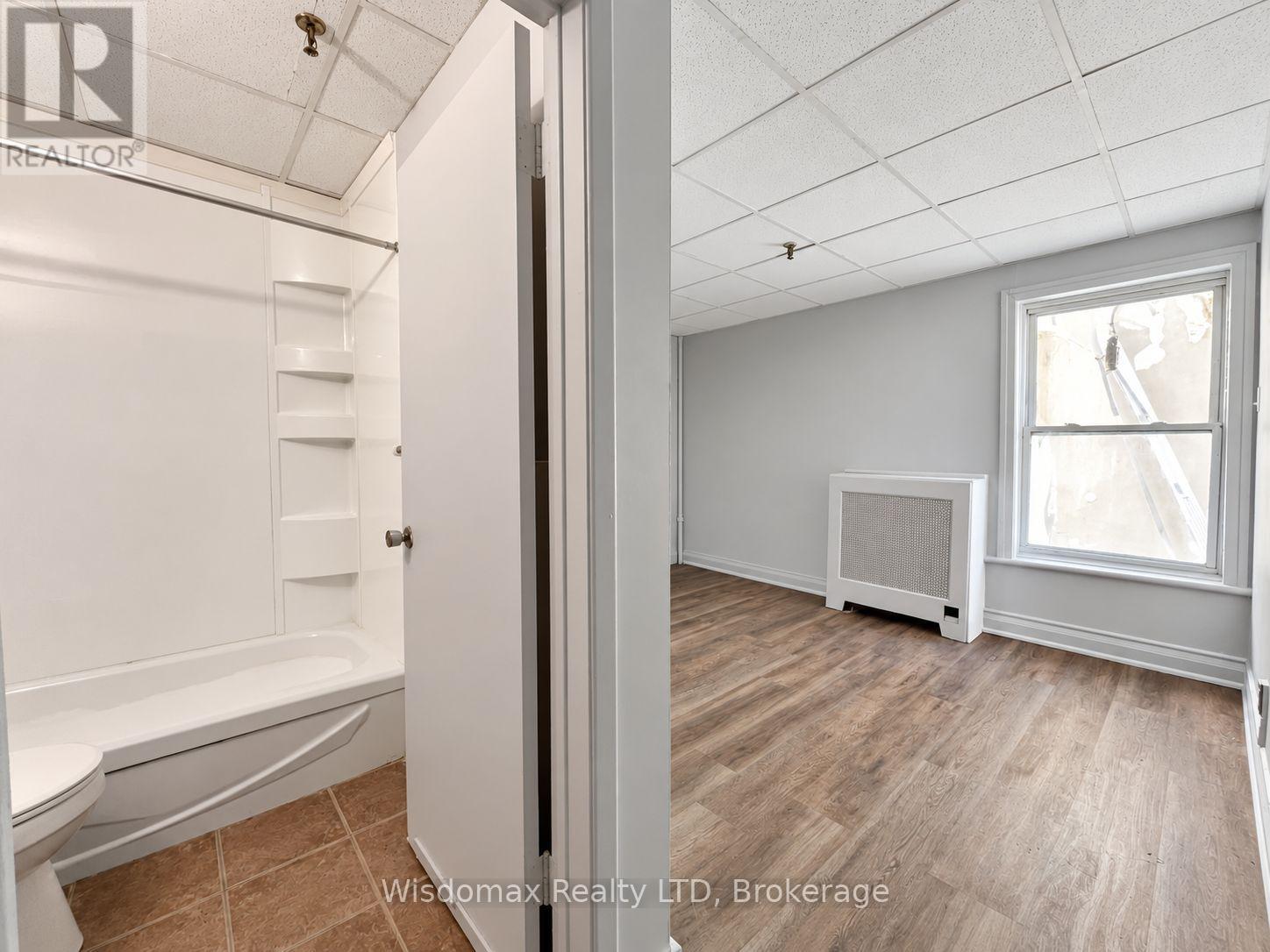 4816 Bridge Street, Niagara Falls (Cherrywood), Ontario  L2E 2R9 - Photo 12 - X13837450