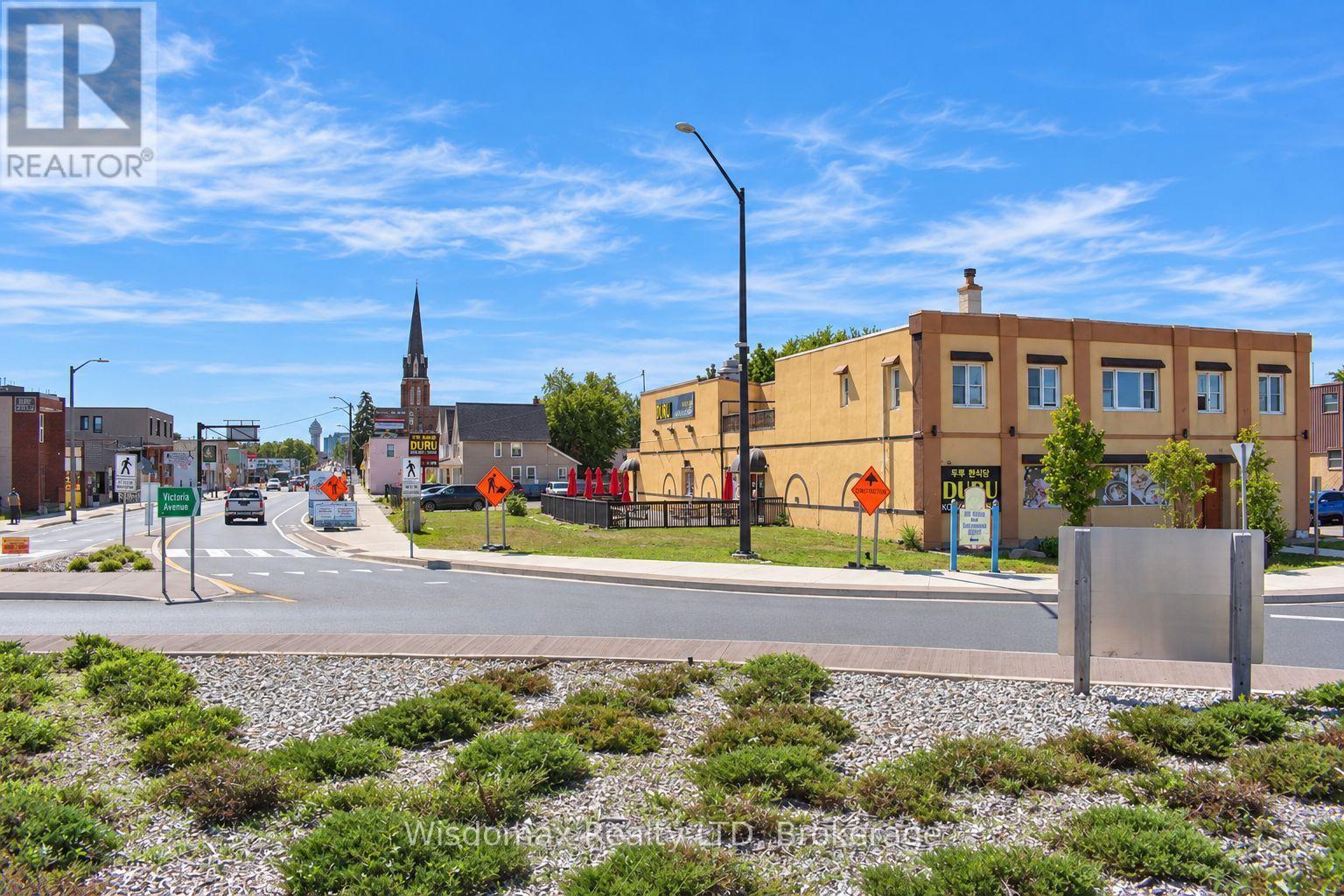 4816 Bridge Street, Niagara Falls (Cherrywood), Ontario  L2E 2R9 - Photo 3 - X13837450