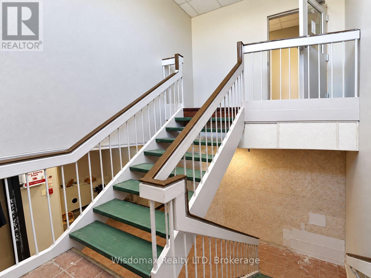 4816 Bridge Street, Niagara Falls (Cherrywood), Ontario  L2E 2R9 - Photo 5 - X13837450