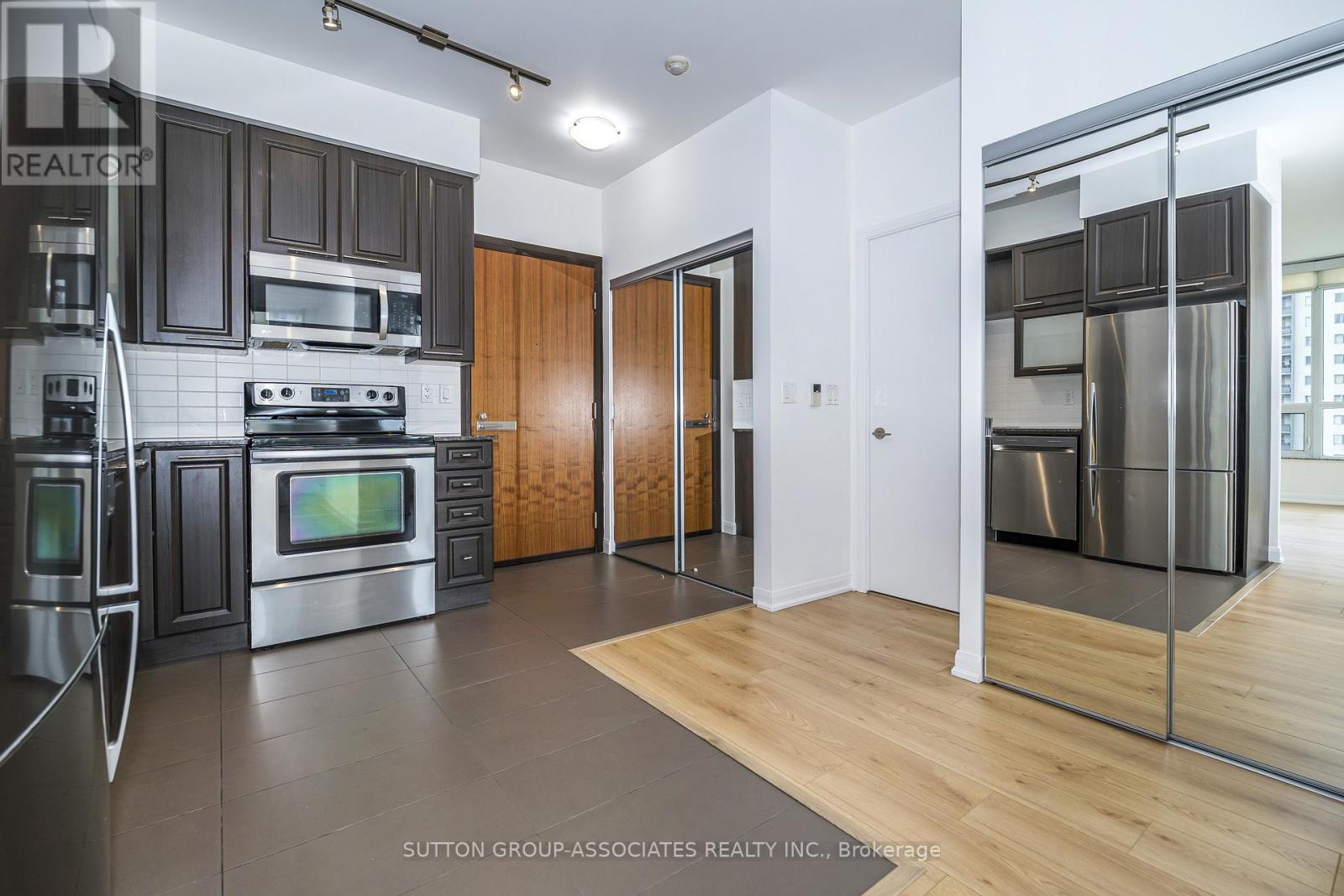 703 - 500 Sherbourne Street, Toronto, Ontario  M4X 1L1 - Photo 4 - C13837448