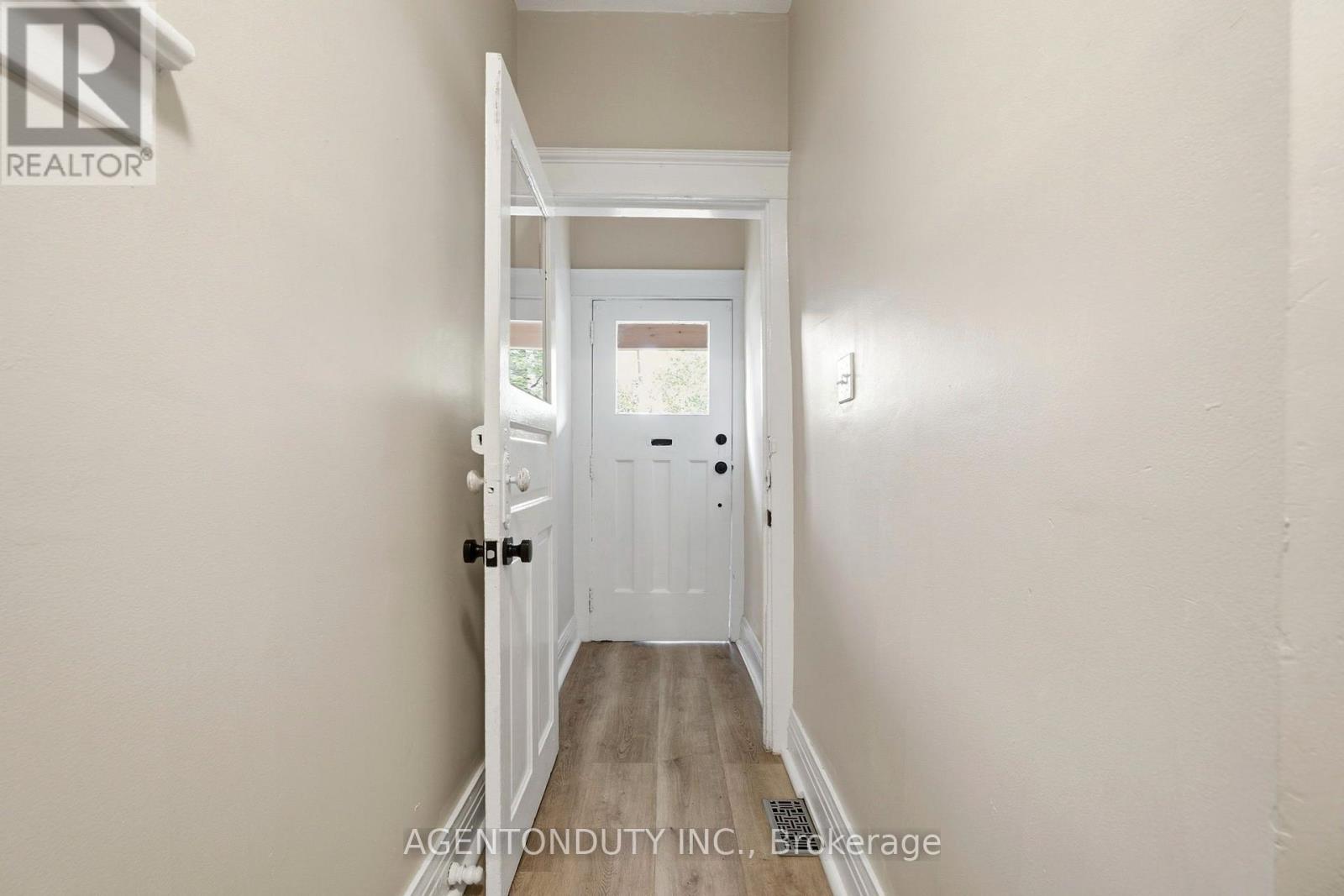 200 St Helen's Avenue, Toronto, Ontario  M6H 4A1 - Photo 6 - C13837460