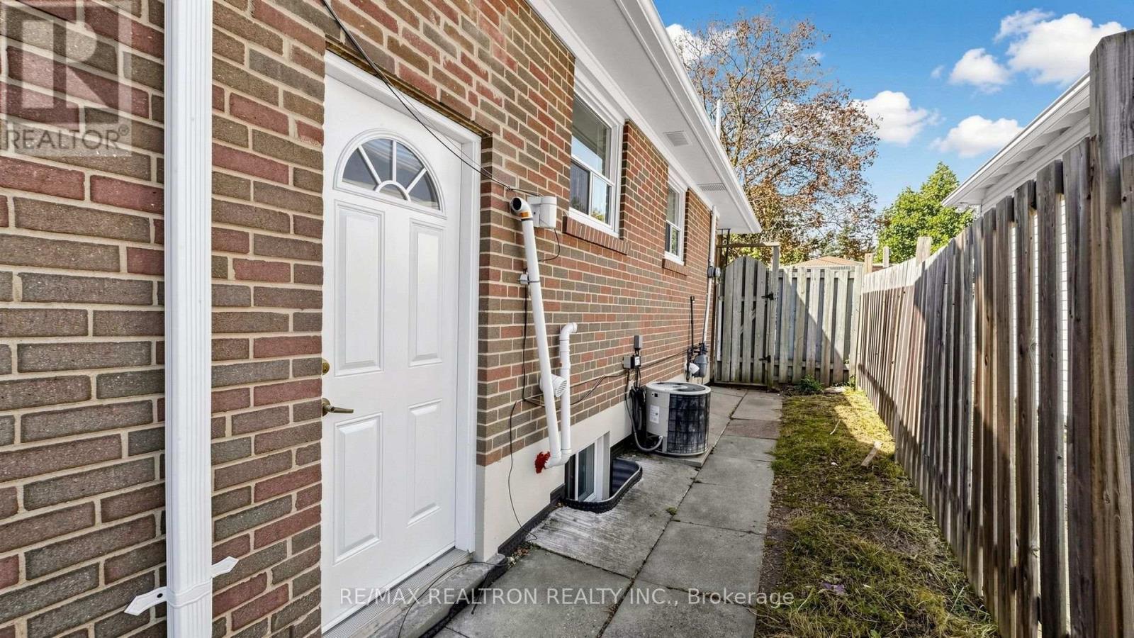 23 Lesgay Crescent, Toronto, Ontario  M2J 2H9 - Photo 47 - C13837480